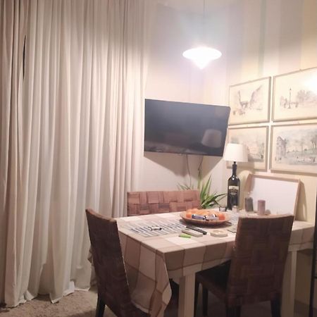 Room In Private Apartment Firenze Eksteriør billede