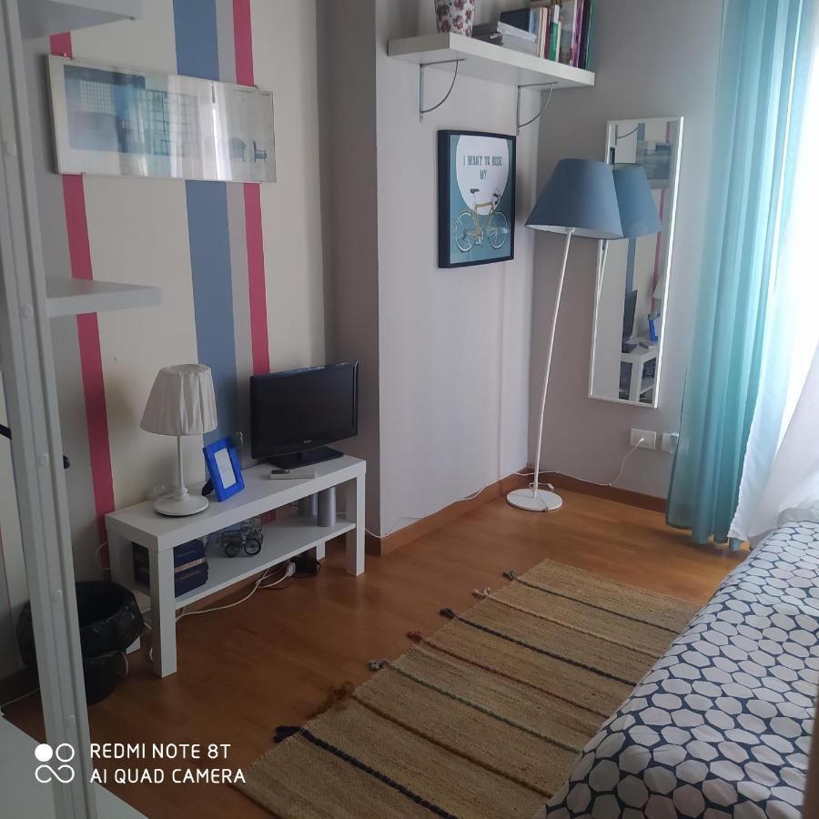 Room In Private Apartment Firenze Eksteriør billede